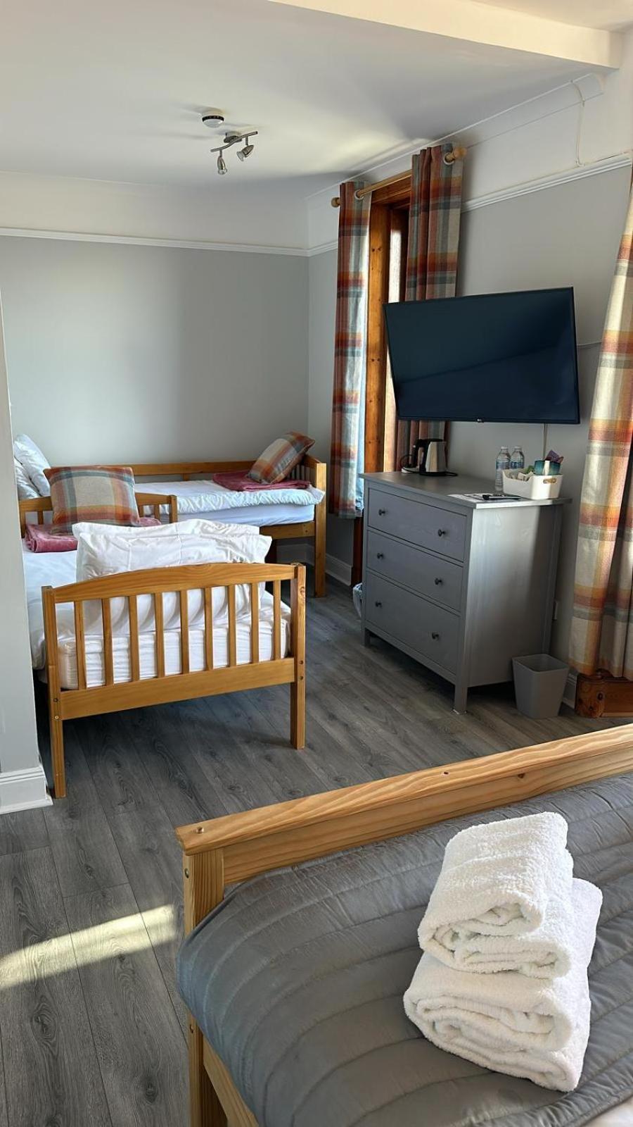 The Cairns Leven Otel Leven  Dış mekan fotoğraf